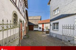 Haus kaufen in 61276 Weilrod, Weilrod: Haus mit Garten, Hof und Nebengebäuden
