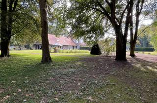 Haus kaufen in 47551 Bedburg-Hau, Traumhaft Wohnen auf eigenem Parkgrundstück, ideal für 2 Familien oder um Wohnen & .....zu verbinden