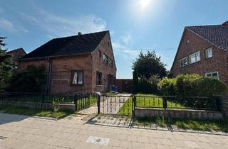 Doppelhaushälfte kaufen in 18273 Güstrow, Güstrow - Liebevolle DHH in ruhiger Lage zum Sanieren