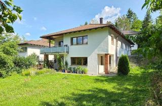 Haus kaufen in 96450 Coburg, Coburg - Attraktives Leben auf einer Ebene & am Waldrand - großes Wohnhaus mit Einliegerbereich!