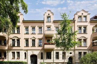 Wohnung kaufen in 14471 Potsdam, Potsdam - Heritage Grandeur - Unikates Stuckjuwel mit prämiertem Jugenstil-Treppenhaus im Herzen Potsdams