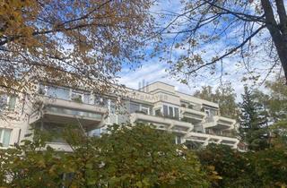 Wohnung kaufen in 85640 Putzbrunn, **Einziehen und wohlfühlen** Sehr schöne, wunderbar helle Dachgeschosswohnung mit Süd-Terrasse