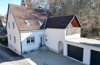 Haus kaufen in 95488 Eckersdorf, Charmantes und großzügiges Ein- bis Zweifamilienhaus mit Doppelgarage! Frei nach Abstimmung!
