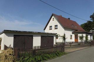Einfamilienhaus kaufen in 08468 Reichenbach, Teilsaniertes Einfamilienhaus (DHH) mit Garagen und großem Grundstück in bevorzugter Wohnlage von Reichenbach zu verkaufen!