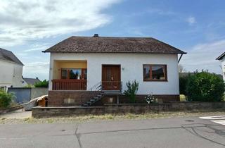 Einfamilienhaus kaufen in Pfarrer-Leismann-Straße 27, 56751 Polch, Einfamilienhaus mit großem Potenzial in ruhiger Lage von Polch