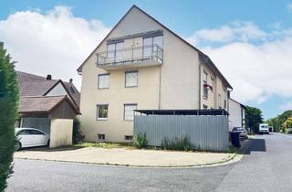 Wohnung kaufen in 97440 Werneck, Zeitnah gestaltete Dachwohnung mit Balkon für Singles und Paare