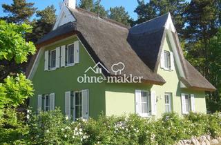 Einfamilienhaus kaufen in 18551 Glowe, Traumhaftes reetgedecktes Ferienhaus mit einzigartiger Randlage an der Ostsee