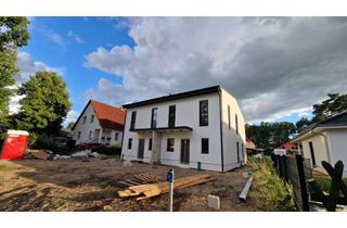 Wohnung mieten in Friedrich-Ebert-Str. 61, 15370 Fredersdorf-Vogelsdorf, Erstbezug! Hochwertige A+ Neubau Doppelhaushälften mit Terrasse, großem Garten, PV-Anlage,