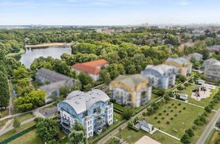 Wohnung kaufen in 13053 Berlin, Traumhafte 4-Zi.-Maisonette im obersten Stockwerk einer modernen Stadt-Villa in Alt-Hohenschönhausen