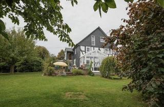 Einfamilienhaus kaufen in 51674 Wiehl, Wiehl - Nach Hause finden: Gemütliches Fachwerkhaus auf großem Grundstück für´s Familienglück .