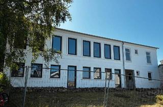 Mehrfamilienhaus kaufen in 24837 Schleswig, Schleswig - Sanierungsbedürftiges MFH - ruhige Lage, Schleswig-Friedrichsberg