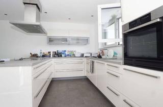 Wohnung kaufen in 66773 Schwalbach, NEUWERTIG in ruhiger Lage: 3,5 Zimmer, gr. Balkon mit Fernblick