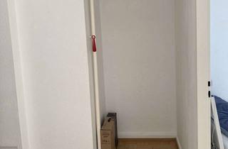 Wohnung mieten in Lange Straße 22, 60311 Innenstadt, Frankfurt-Mitte: Teilmöbliertes Apartment nahe Main – 805 € warm & top angebunden