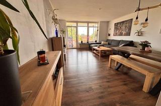 Wohnung kaufen in 21509 Glinde, RESERVIERT! 2-Zimmer Wohnung mit EBK, Südbalkon und Tiefgaragenstellplatz