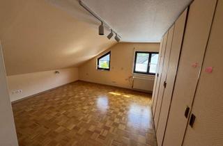 Wohnung mieten in Platanenweg, 63263 Neu-Isenburg, Tolle 2-Zimmer Dachgeschoss-Wohnung plus Wintergarten in Neu-Isenburg - Buchenbusch