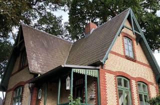 Haus kaufen in Dünenweg 44, 25436 Moorrege, Historisches Unikat zwischen Hamburg und Nordsee: Gärtnerhaus des Schlosses Düneck