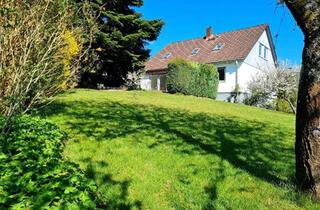 Anlageobjekt in 31787 Hameln, Saniertes Wohnhaus mit Einliegerwohnung, zwei Garagen und großem Grundstück