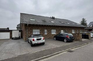 Wohnung kaufen in 50170 Kerpen, Kerpen - Lichtdurchflutete 4- Zimmer EG Wohnung mit Garten