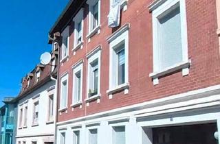 Wohnung kaufen in 75015 Bretten, Bretten - Bretten Altbauwohnung direkt vor Marktplatz Eingang Kino