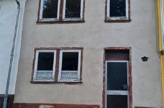 Reihenhaus kaufen in 99947 Bad Langensalza, Bad Langensalza - Reihenmittelhaus in ruhiger Lage - Vollsanierung notwendig