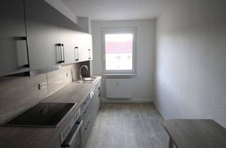 Wohnung mieten in Fritz-Heckert-Siedlung 50, 09337 Hohenstein-Ernstthal, Wohnung mit Einbauküche und Tages-Licht-Bad!!!