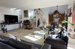 Wohnung kaufen in 82335 Berg, Einzigartige, lichtdurchflutete Maisonette-Wohnung mit Balkon nähe Starnberger See