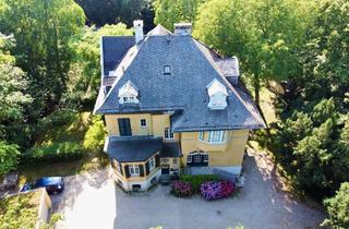 Wohnung kaufen in 61476 Kronberg, ALTBAUJUWEL: Charmante Eigentumswohnung mit privatem Zugang zum Kronberger Victoriapark!