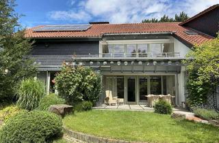 Wohnung kaufen in 38108 Wabe-Schunter, Lichtdurchflutete 4-Zimmerwohnung mit Südbalkon und Pool in exklusiver Lage von Braunschweig Querum
