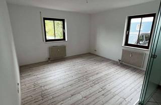 Wohnung mieten in Stuttgarter Straße 41, 71083 Herrenberg, Gepflegte 2,5 Zimmer EG Wohnung mit EBK, Balkon sowie TG-Platz in 71083 Herrenberg, WM: ca. 950€