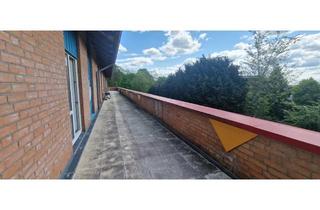 Wohnung mieten in Meldorfer Straße 184, 25746 Heide, große 2,5 Zimmerwohnung mit riesiger Dachterrasse, EBK, Duschbad 76m²