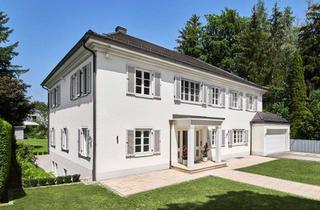 Villa kaufen in 82166 Gräfelfing, Lichtdurchflutete Familienvilla in klassisch-eleganter Architektur mit Pool