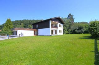 Haus kaufen in 83714 Miesbach, **Stattliches Haus mit 2 Wohnungen und großem Grundstück in Miesbach - Kleinthal **