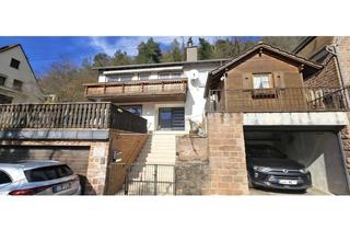 Haus kaufen in 67466 Lambrecht, Ein- Zweifamilienhaus mit bester Aussicht in Lambrecht zwei Garagen