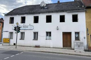 Haus kaufen in 91275 Auerbach, Investmentchance: Sanierungsbedürftiges Denkmalschutzobjekt in Auerbach zu verkaufen