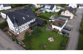Mehrfamilienhaus kaufen in Mühlweg 14, 72175 Dornhan, Ein Haus mit Seele. Geräumiges und modernisiertes 9-Raum-Mehrfamilienhaus mit gehobener Ausstattung.