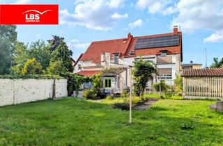Doppelhaushälfte kaufen in 64546 Mörfelden-Walldorf, Historischer Charme trifft modernen Komfort – Doppelhaushälfte mit traumhaftem Garten, Pool & Garage