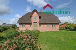 Haus kaufen in 25920 Risum-Lindholm, Stilvolles Reetdachhaus mit einzigartigem Charme und traumhaftem Weitblick