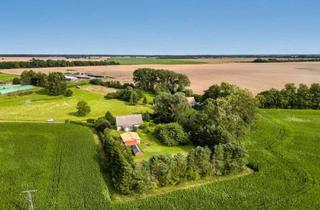 Haus kaufen in 17498 Behrenhoff, Alleinlage und viel Platz zum Entfalten: Großes Haus mit großer Garage