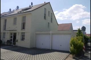 Haus mieten in 63456 Hanau, Neuwertiges Reihenendhaus mit fünf Zimmern und Einbauküche in Hanau