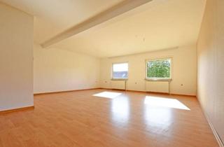 Haus mieten in 37136 Landolfshausen, Hochwertig modernisierte Wohnscheune mit charmantem Innenhof und weitläufigem Westgarten