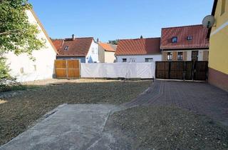 Grundstück zu kaufen in Hauptstraße 109, 06493 Ballenstedt, Ein kleines Baugrundstück mit einer vorhandenen massiven Garage in Opperode am Rande des Harzes