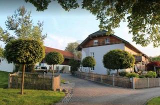 Mehrfamilienhaus kaufen in 84371 Triftern, WUNDERSCHÖN SANIERTER DREISEITEN-BAUERNHOF