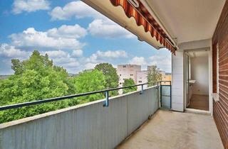 Wohnung kaufen in 71034 Böblingen, Böblingen - Ideal geschnittene Wohnung mit Gestaltungspotential und Süd-Balkon