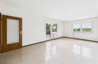 Wohnung kaufen in 97209 Veitshöchheim, Veitshöchheim - 2-Zimmer-Wohnung mit Potential im 2.OG eine Mehrparteienhauses in begehrter Lage von Veitshöchheim!