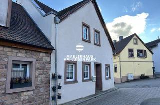 Wohnung kaufen in 67722 Winnweiler, Neuwertige Maisonettewohnung mit E-Ausweis "A" in idyllischer Lage mit zwei Garagen