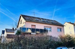 Wohnung kaufen in 97475 Zeil, Sofort beziehbare, gemütliche 3 Zimmer-Dachwohnung mit Keller und Gartenanteil in altstadtnaher Woh