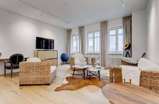 Wohnung kaufen in 79098 Altstadt, Exklusive Altbau-Etage in bester Innenstadtlage von Freiburg