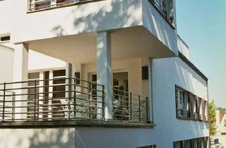 Wohnung mieten in Pfarrstrasse 111, 55294 Bodenheim, Geschmackvolle, neuwertige 4-Raum-Hochparterre-Wohnung mit geh. Innenausstattung mit Balkon und EBK