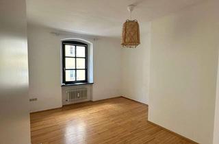 Wohnung mieten in Am Schulbergl, 93047 Innenstadt, 2-Zimmer-Wohnung in der Altstadt (WG-geeignet)