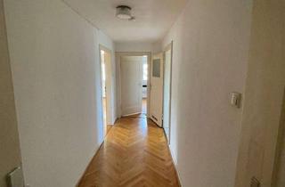 Wohnung mieten in Klingenweg 18, 97422 Deutschhof, Modernisierte und helle 2-Zimmer-DG-Wohnung mit Einbauküche in ruhiger Lage in Schweinfurt